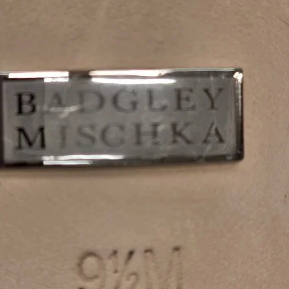 badgley mischka Gianna Embellished Pumps Women's Size 9.5 Ivory Wedding Prom 4in - Picture 10 of 11